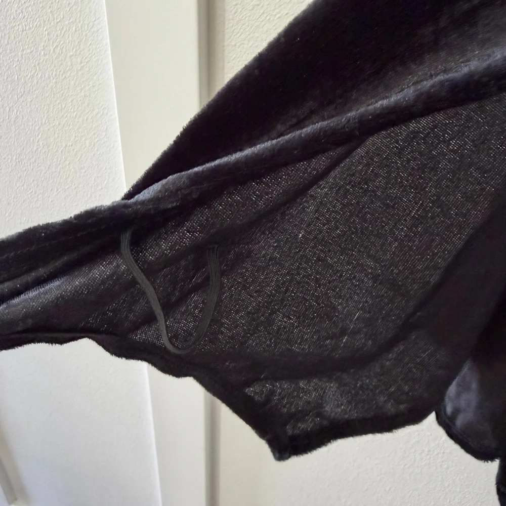 Kids' Bat Halloween Costume Capelet One Size Fits Most - Hyde & EEK! Boutique™ - Picture 3 of 5